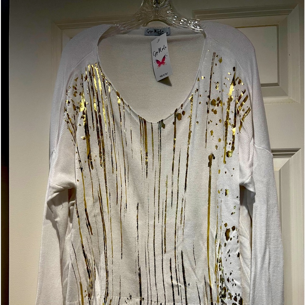 GiGi Moda white one size fits most sparkly lightweight knit sweater